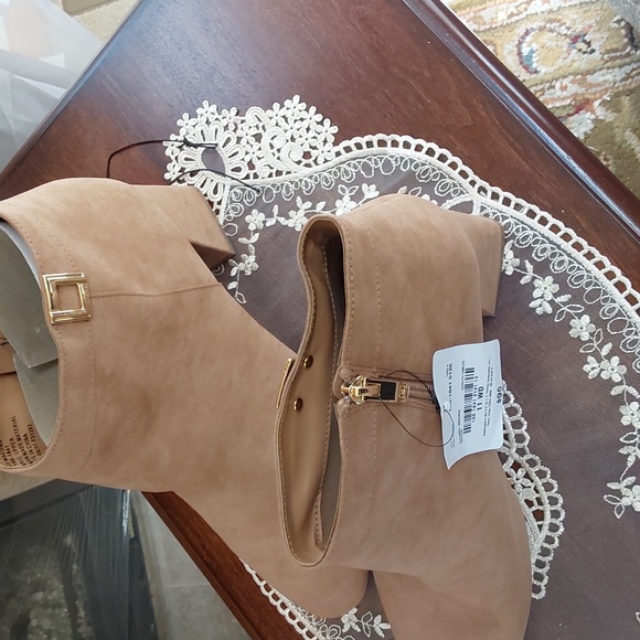 Liz Claiborne 11 W Camel micro ankle boots**Was $70** - Picture 3 of 4